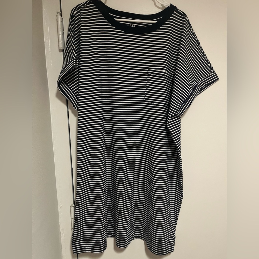 Navy/White Gap T Shirt Dress